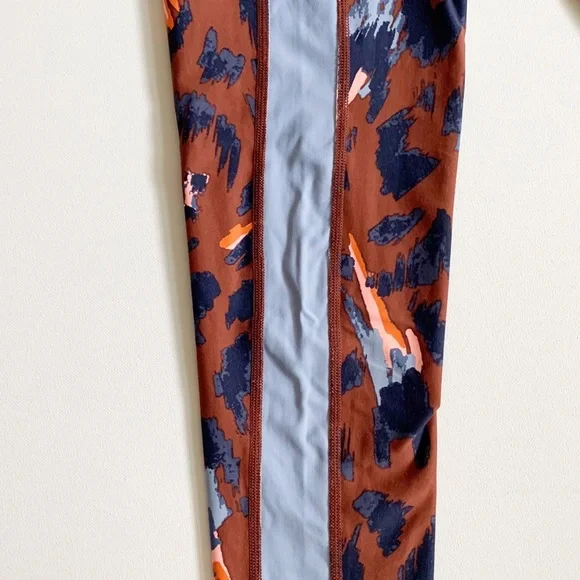 Aerie Chill Play Move Activewear Leggings Leopard Cheetah - Picture 6 of 7